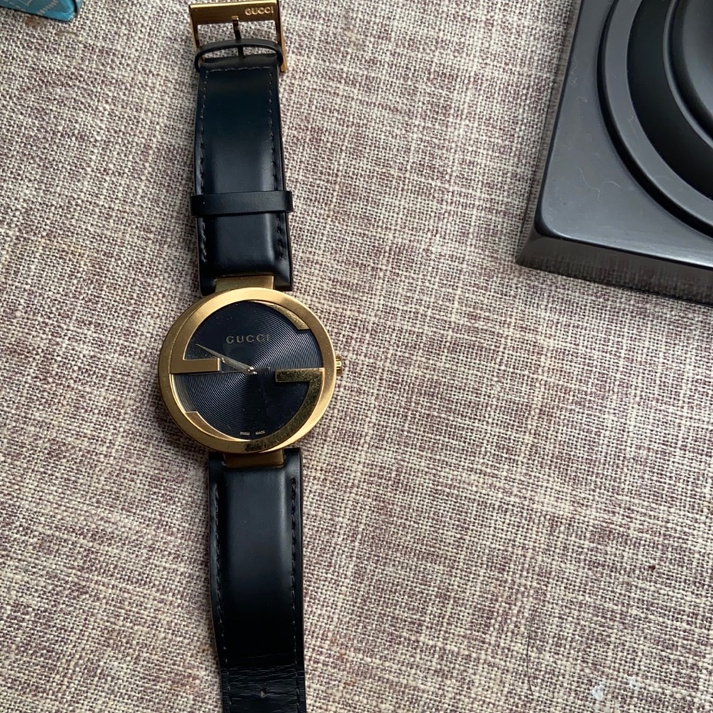 Authentic men’s gucci watch - Picture 2 of 4